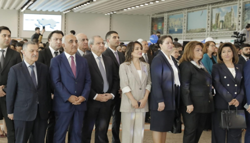 BDU rektoru Mehdiyevçi şəbəkə ittihamlarına cavabdan qaçdı - BDU rektoru Mehdiyevçi şəbəkə ittihamlarına cavabdan qaçdı -