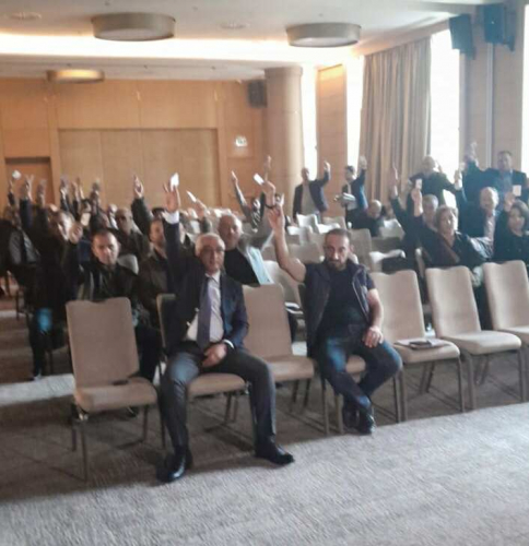 Bacı-qardaş arasında sədr qalmaqalı -  Bacı-qardaş arasında sədr qalmaqalı -
