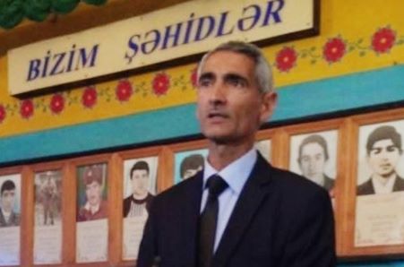 Sabirabadda öz qızı direktor atasından şikayət etdi - Sabirabadda öz qızı direktor atasından şikayət etdi -