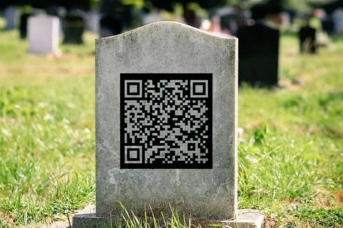 Azərbaycanda 71 yaşlı şəxs özünə QR-kodlu başdaşı düzəltdirdi - 