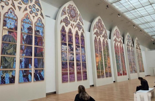 Britaniyada bir muzeydən 600-dən çox qiymətli eksponat oğurlandı