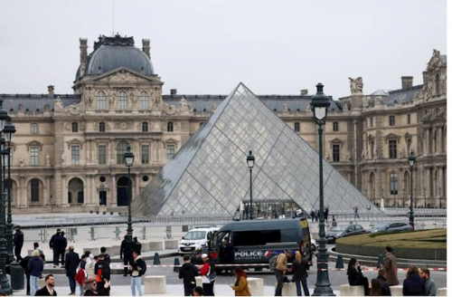   Oktyabrda Luvrdan 8000-dən çox brilyant oğurlanıb