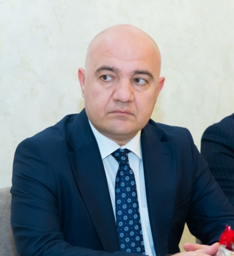 Nazir sədr müavinini vəzifəsindən azad etdi (FOTO)