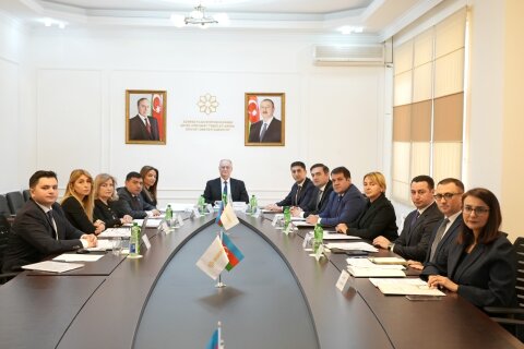 “Seçilmişlərə” qrant, qalanlarına qadağa: QHT-lərə Dövlət Dəstəyi Agentliyində qaydasız oyunun arxitekturası  - 