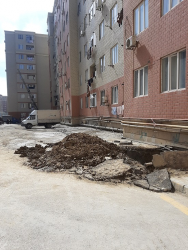 “Qobu Park”ın binaları əyilir - 