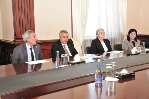 Abşeronda Aprel şəhidlərinin ailələri ilə görüş keçirildi -  