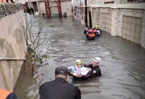 Keşləni su apardı –  