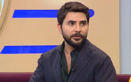 Elçin Cəfərov: “Avtomobilim satıb kliplərimə xərclədim”