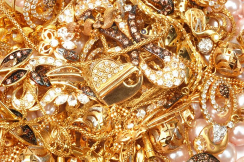 Bakıda mağazadan 100 minlik qızıl oğurlandı