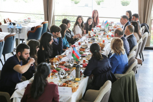 “Senior Talks” layihəsinin davamı: 