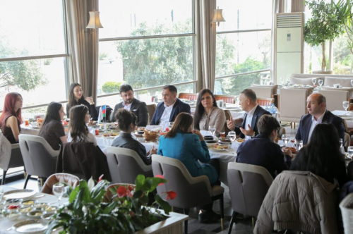 “Senior Talks” layihəsinin davamı: 