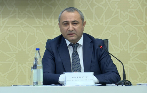 Anar Rzayev: "Taksilərin avtobus zolaqlarından istifadəsi gündəmdə deyil"