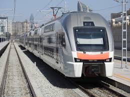 Sumqayıt qatarının qarşısına qəflətən çıxan gənc öldü