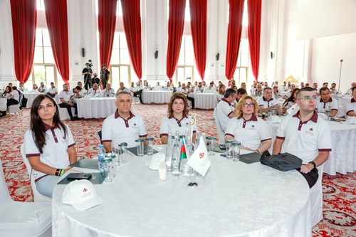 Veysəloğlu Şirkətlər Qrupu “Süni Zəka Dövründə Liderlik” mövzusunda forum keçirib