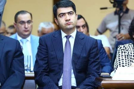 İcra başçısı niyə şəhid anasını dinləmək istəmir? İcra başçısı niyə şəhid anasını dinləmək istəmir?