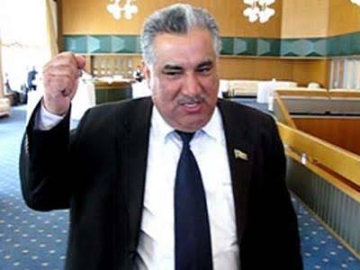 “10 mini olanın atasına lənət...” -