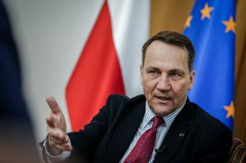 Sikorski ukraynalı veteranların da cəlb olunacağı “Avropa legionu” yaratmağı təklif edib