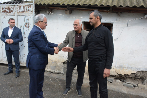 İcra Başçısı Birinci Qarabağ müharibəsində itkin düşmüş Məmmədov Zaur Qəyyum oğlunun ailəsini ziyarət edib